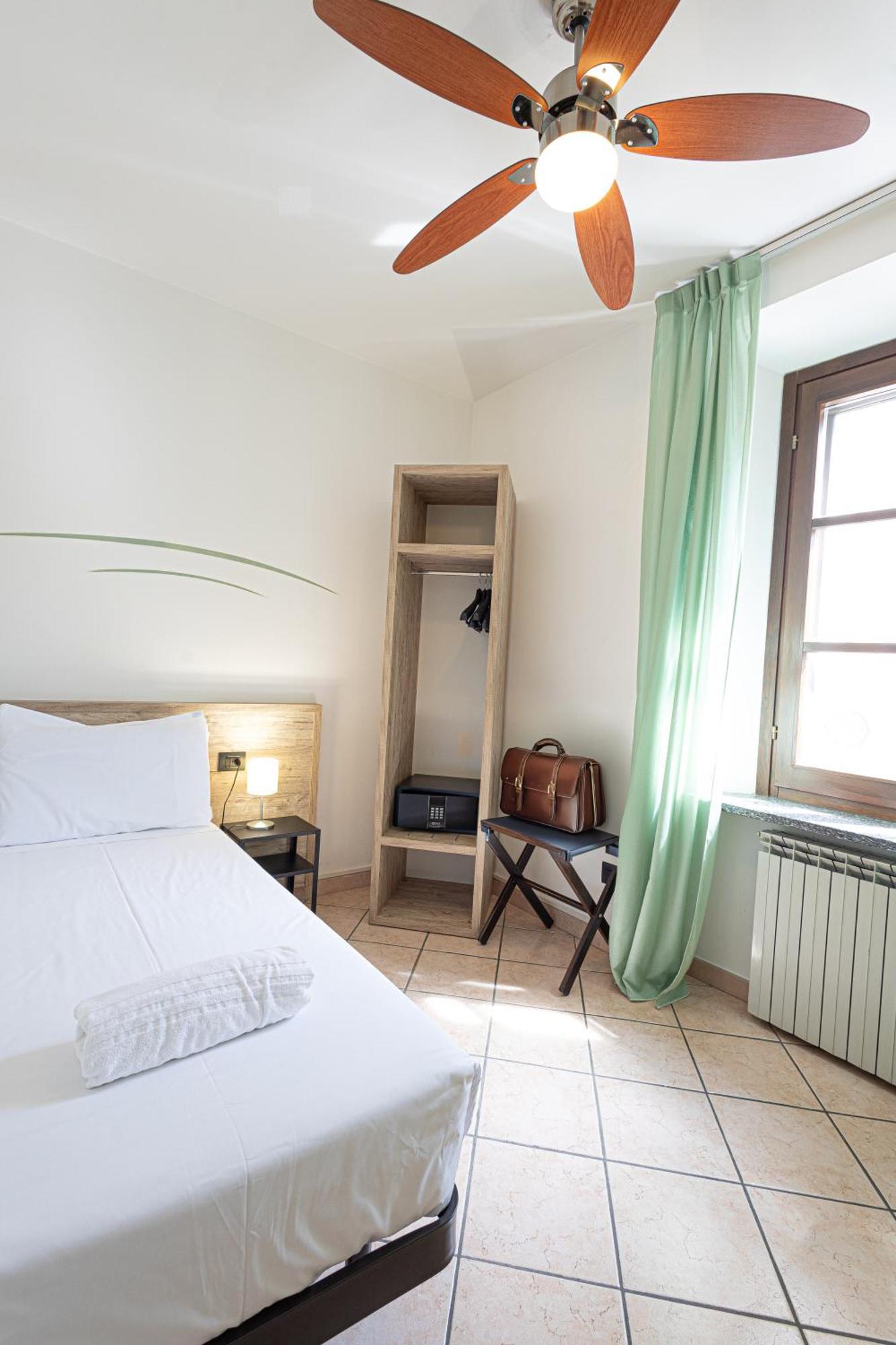 Hotel Tornielli 9 By Lvg Hotel Collection Novara Exterior foto
